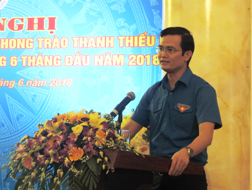 Đồng chí Bùi Quang Huy - Bí thư Trung ương Đoàn phát biểu tại hội nghị